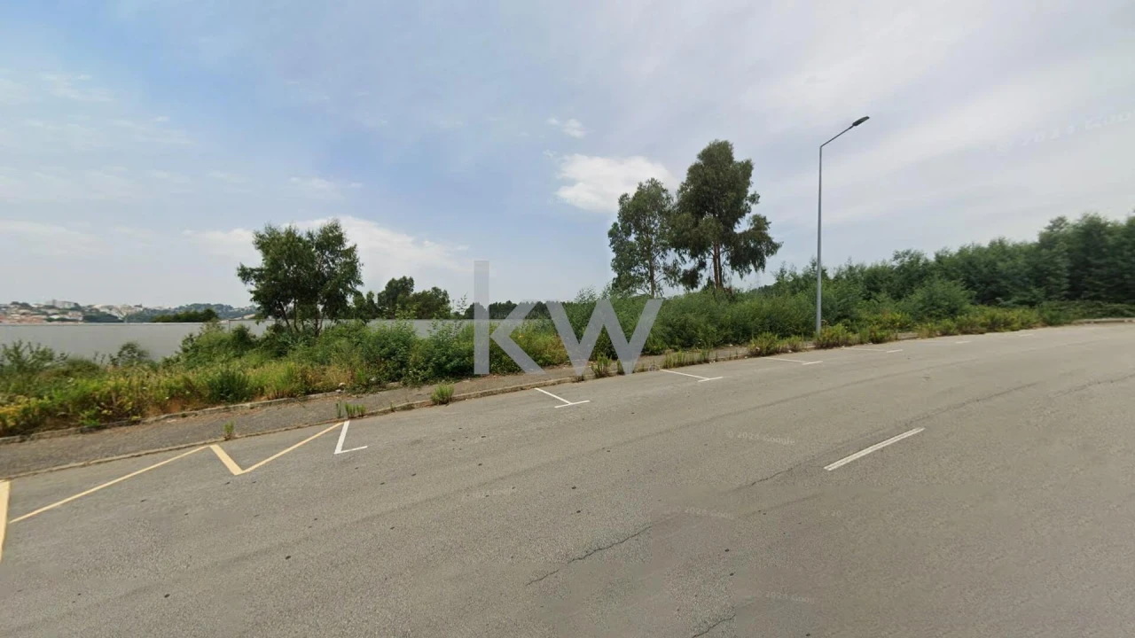 Terreno para Venda em São João da Madeira Foto 2