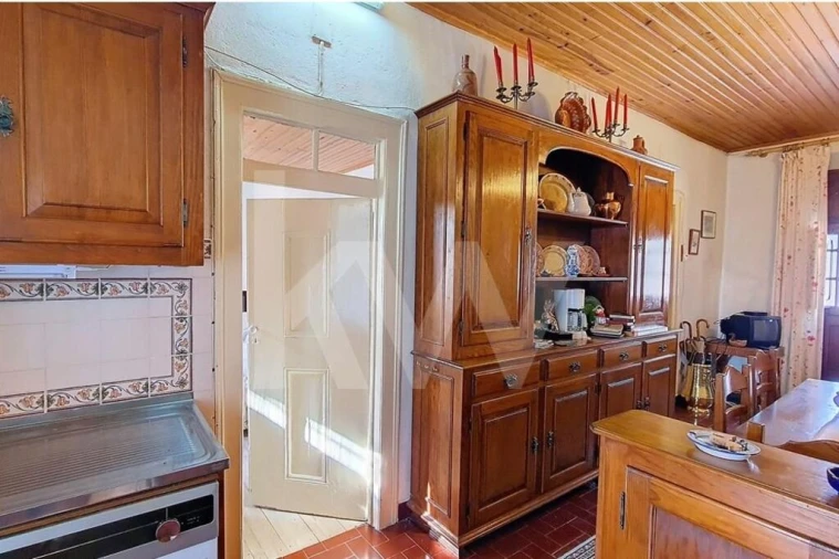 Moradia T4 para Venda em Carregueira Foto 8