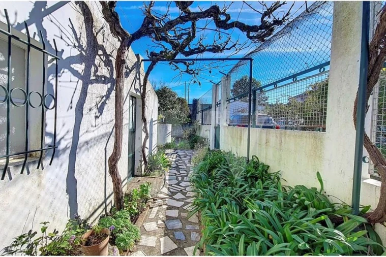 Moradia T4 para Venda em Carregueira Foto 19