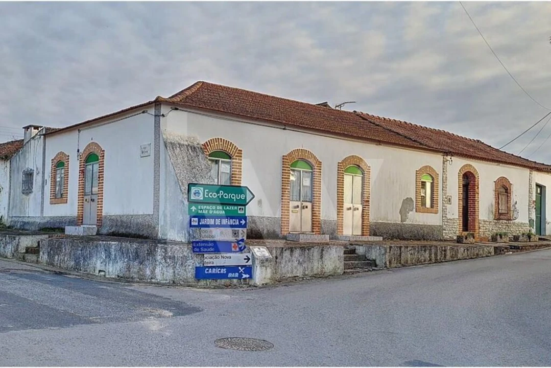 Moradia T4 para Venda em Carregueira Foto 2