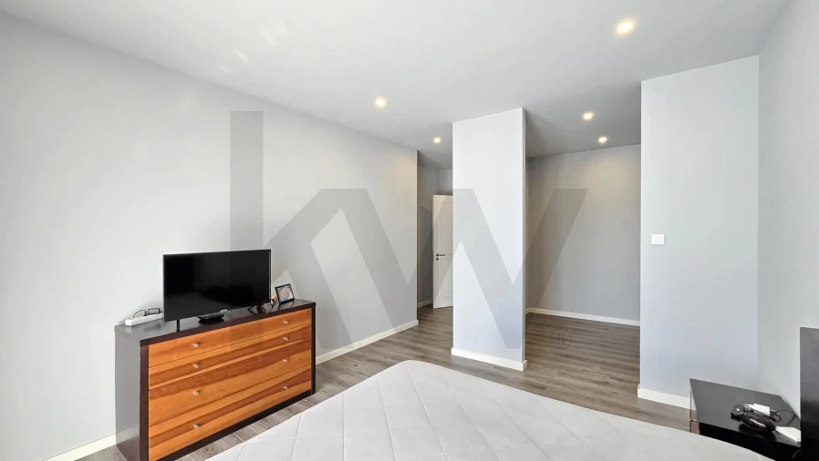 Moradia T5 para Venda em Aradas Foto 5