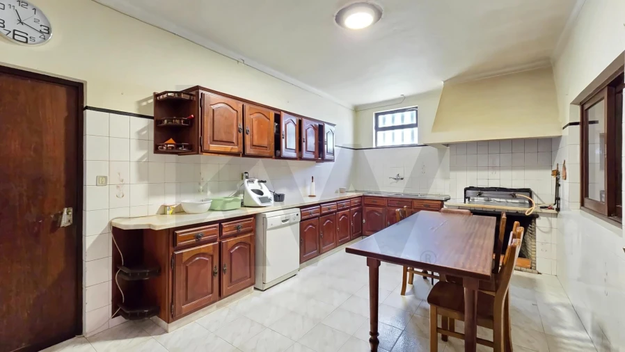 Moradia T5 para Venda em Aradas Foto 43