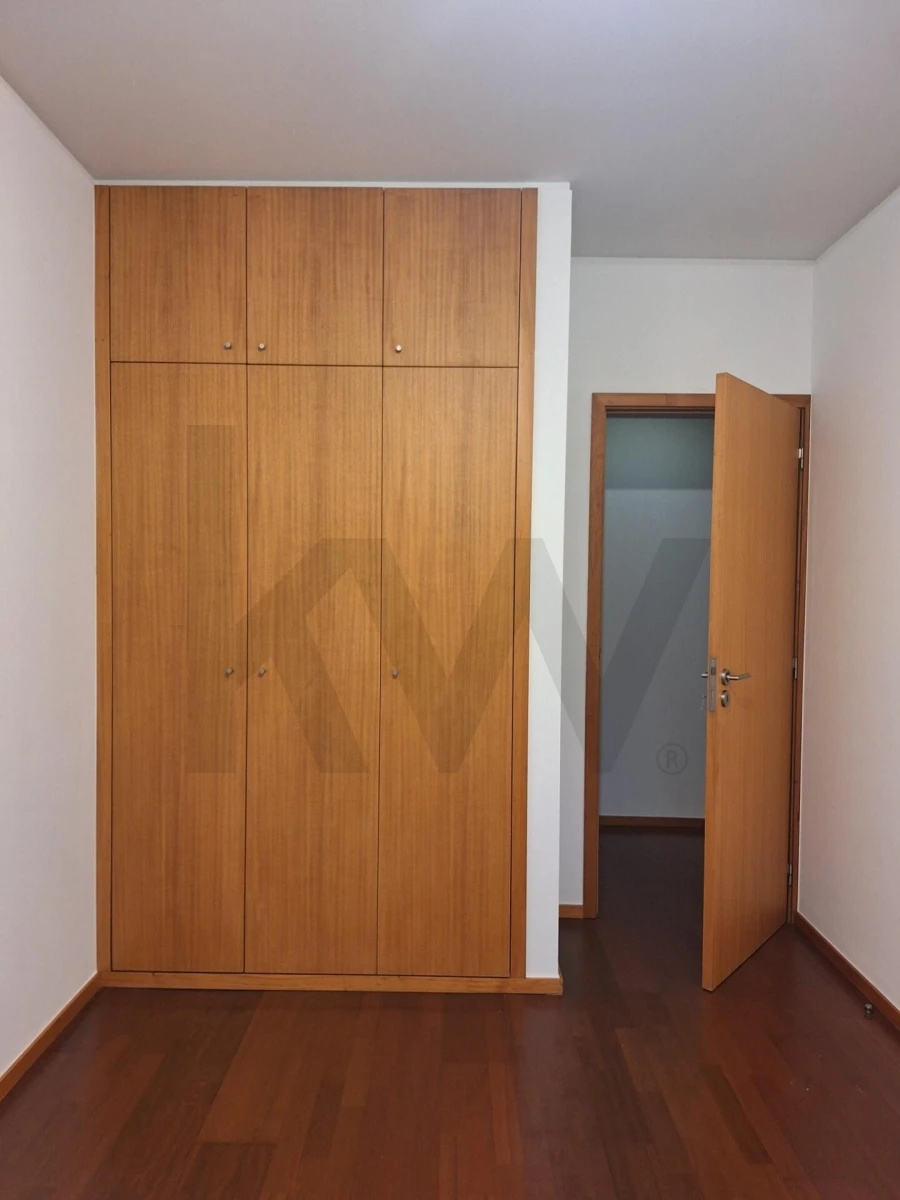 Apartamento T3 para Arrendamento em Oliveira do Douro Foto 12