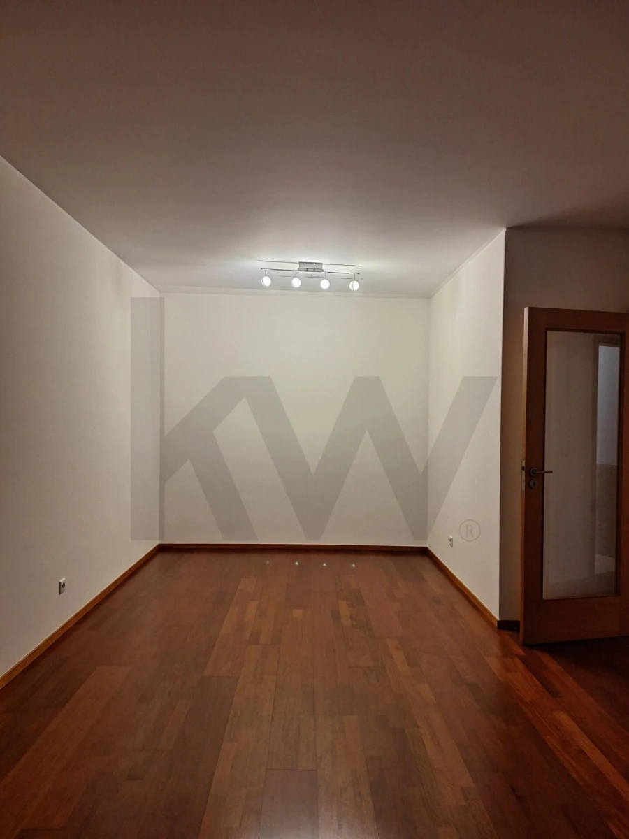 Apartamento T3 para Arrendamento em Oliveira do Douro Foto 20