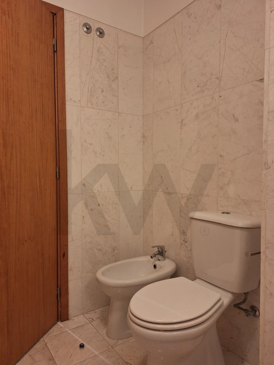 Apartamento T3 para Arrendamento em Oliveira do Douro Foto 15