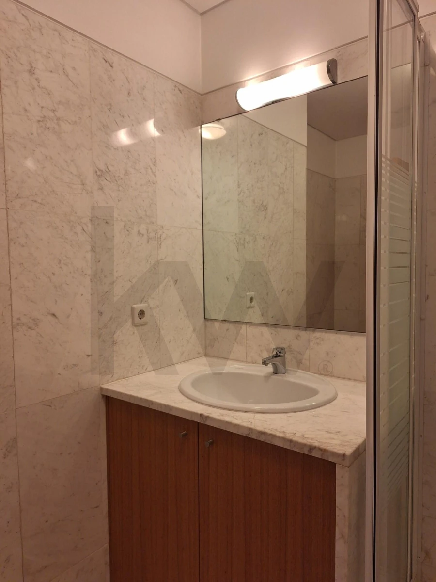 Apartamento T3 para Arrendamento em Oliveira do Douro Foto 14