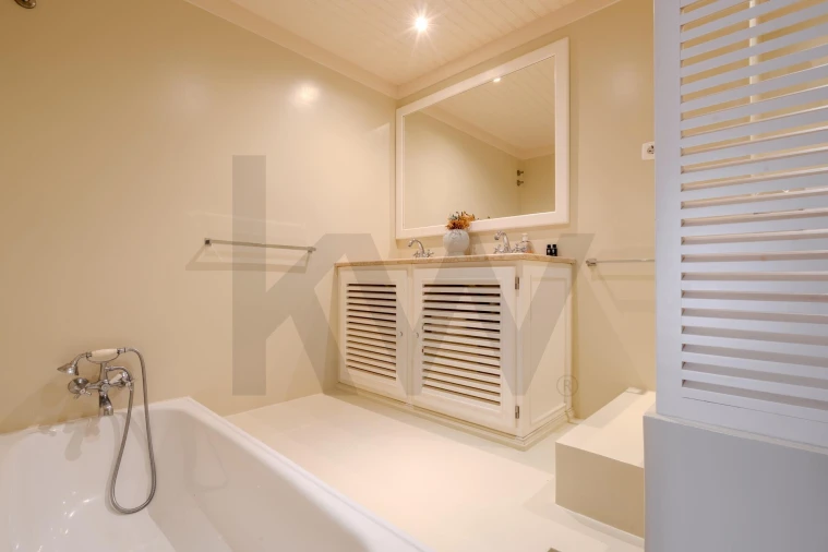 Moradia T4 para Venda em Colares Foto 10