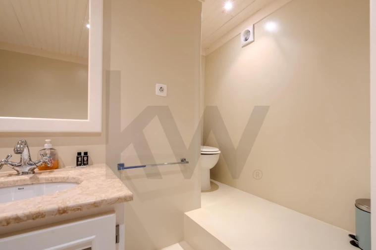 Moradia T4 para Venda em Colares Foto 11