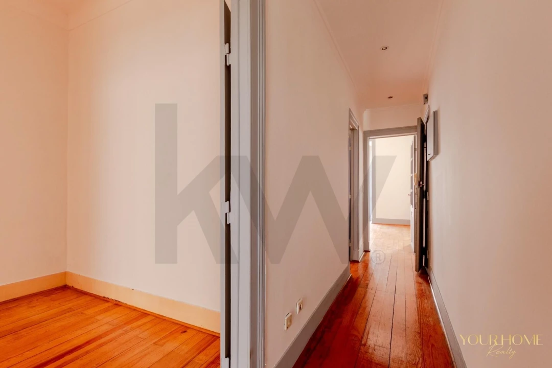 Apartamento T2 para Venda em Santo António Foto 17