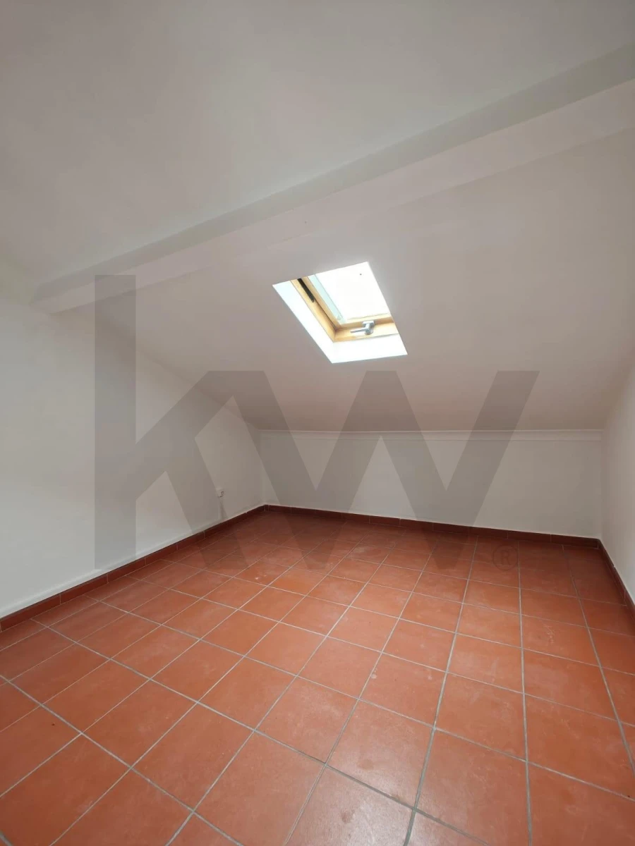 Apartamento para Venda em Soure Foto 2