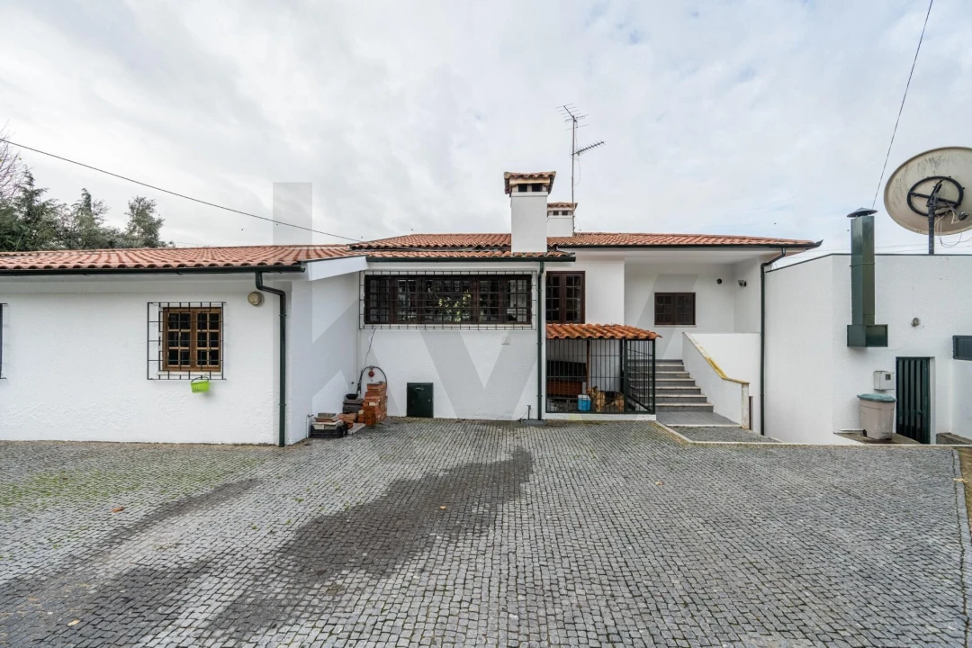 Moradia T3 para Venda em Guardizela Foto 36