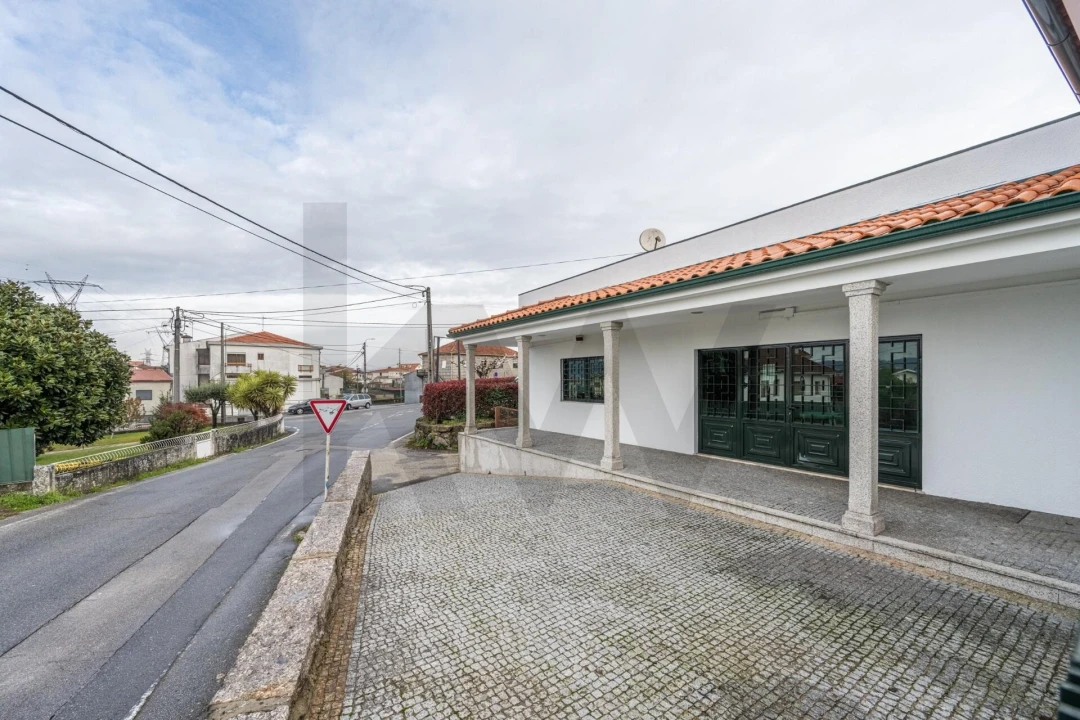 Moradia T3 para Venda em Guardizela Foto 32