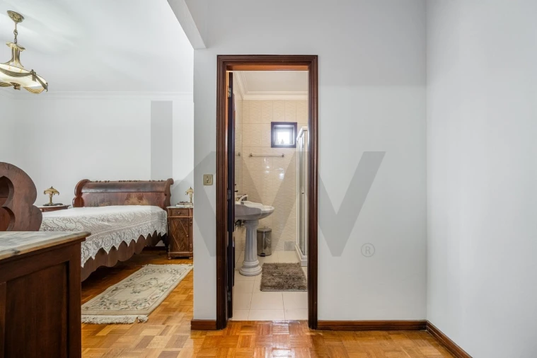 Moradia T3 para Venda em Guardizela Foto 16