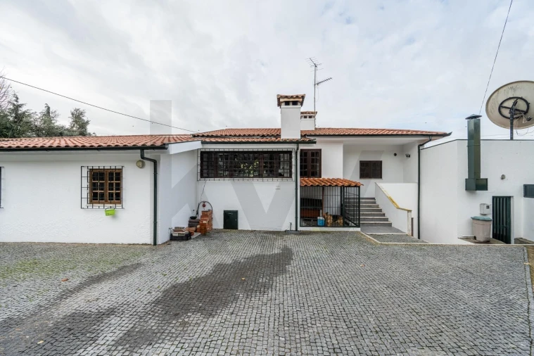 Moradia T3 para Venda em Guardizela Foto 36