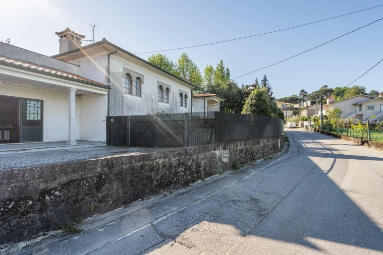 Moradia T3 para Venda em Guardizela Foto 26