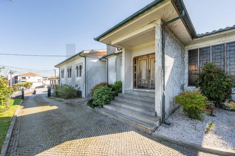 Moradia T3 para Venda em Guardizela Foto 30