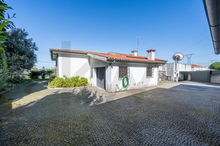 Moradia T3 para Venda em Guardizela Foto 24