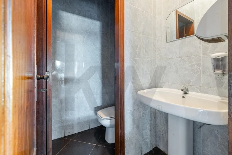 Moradia T3 para Venda em Guardizela Foto 29