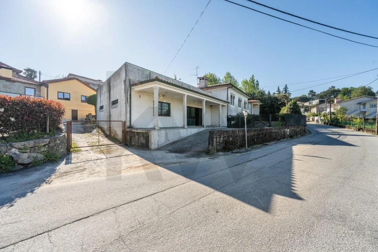 Moradia T3 para Venda em Guardizela