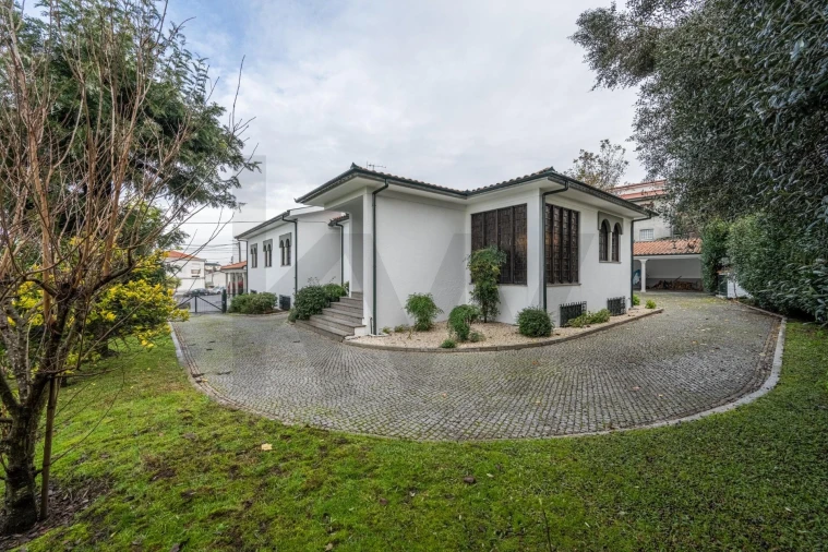 Moradia T3 para Venda em Guardizela Foto 1