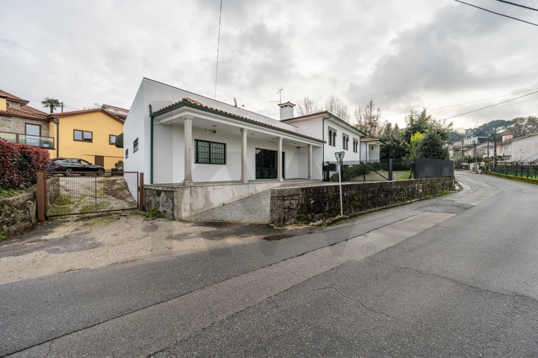 Moradia T3 para Venda em Guardizela Foto 29