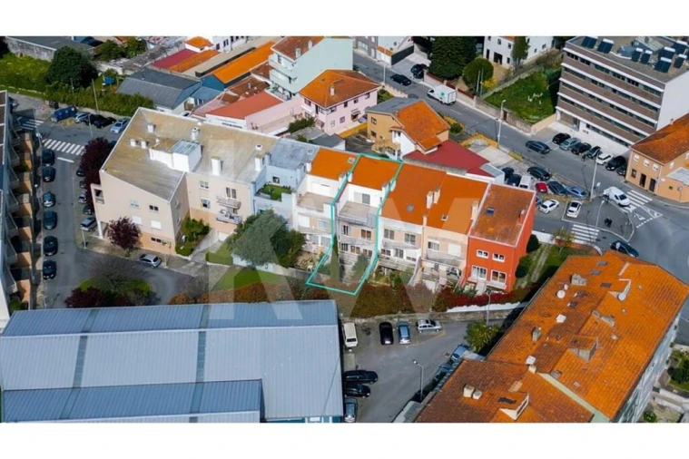 Moradia T4 para Venda em São Mamede de Infesta e Senhora da Hora Foto 3