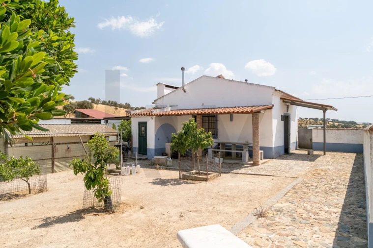 Quinta T2 para Venda em São Sebastião da Giesteira e Nossa Senhora da Boa Fé Foto 10