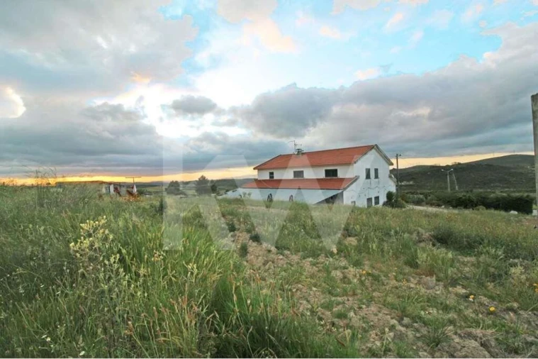 Moradia T5 para Venda em Lagoaça e Fornos Foto 1