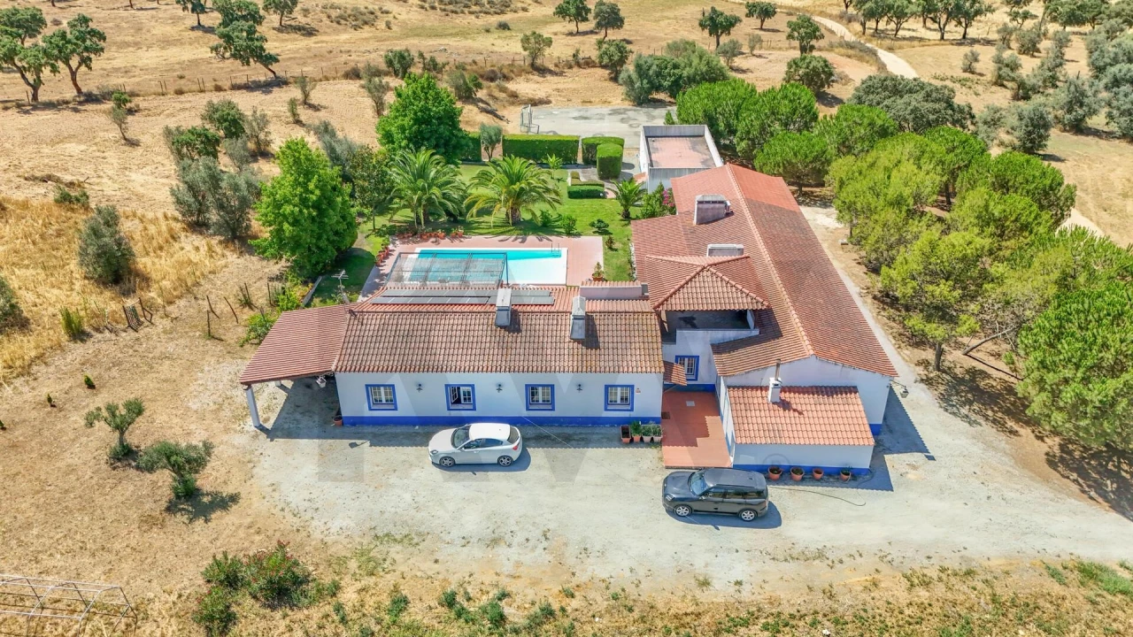 Quinta T5 para Venda em Santiago do Escoural Foto 47