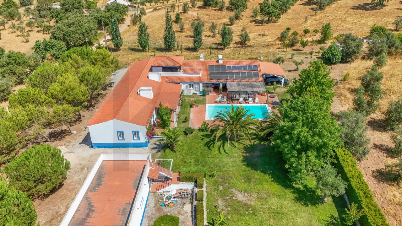 Quinta T5 para Venda em Santiago do Escoural Foto 53