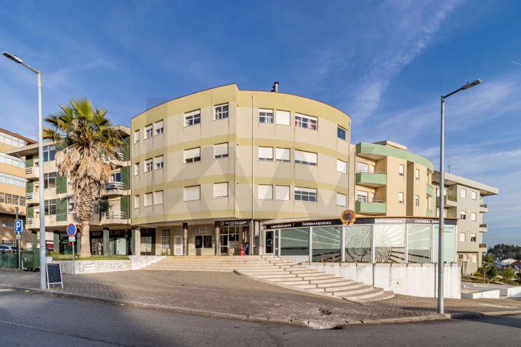 Apartamento T2 para Venda em Santa Maria da Feira, Travanca, Sanfins e Espargo Foto 1