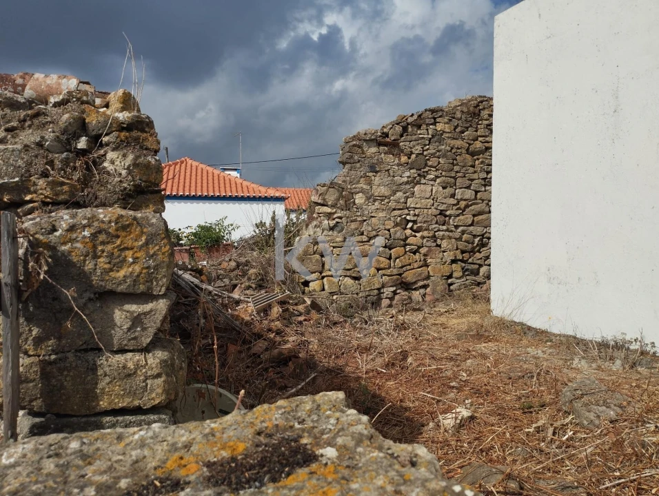 Moradia T1 para Venda em Igreja Nova e Cheleiros Foto 6