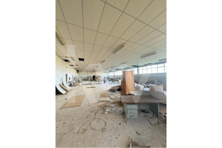 Armazém para Venda em Maiorga Foto 30