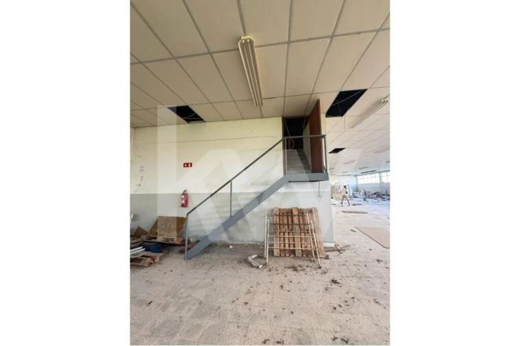 Armazém para Venda em Maiorga Foto 31