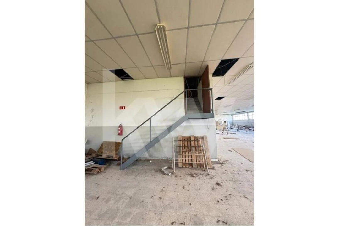 Armazém para Venda em Maiorga Foto 31