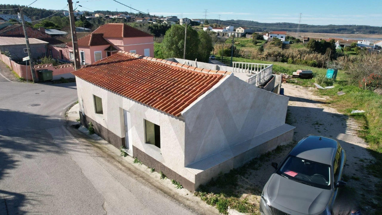 Moradia T2 para Venda em Alqueidão Foto 13