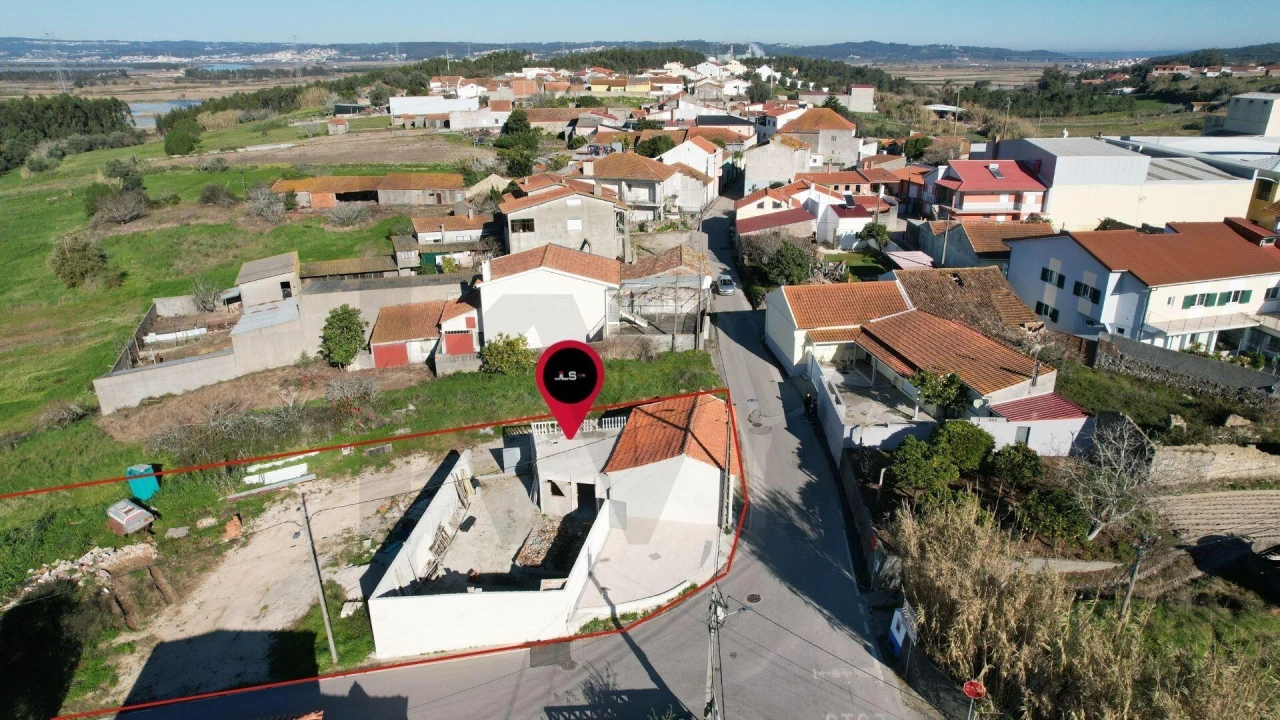 Moradia T2 para Venda em Alqueidão Foto 4