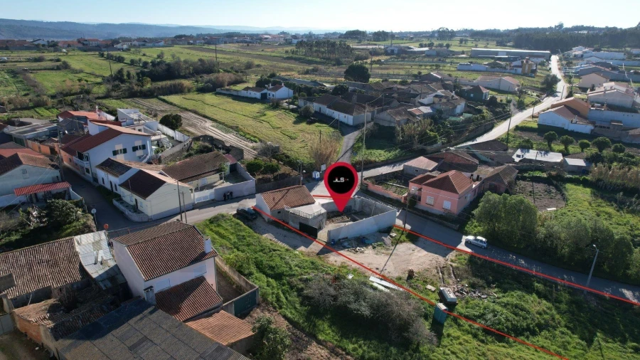 Moradia T2 para Venda em Alqueidão Foto 7