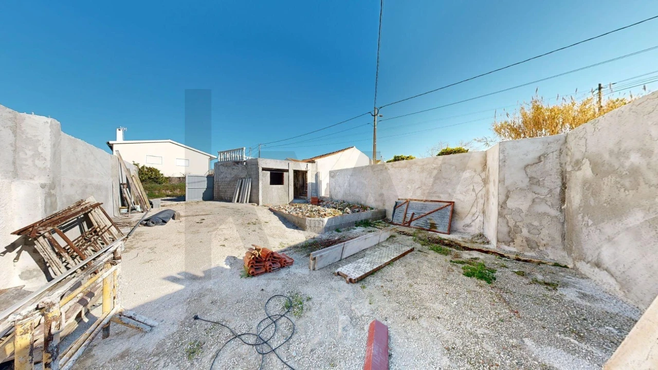 Moradia T2 para Venda em Alqueidão Foto 18