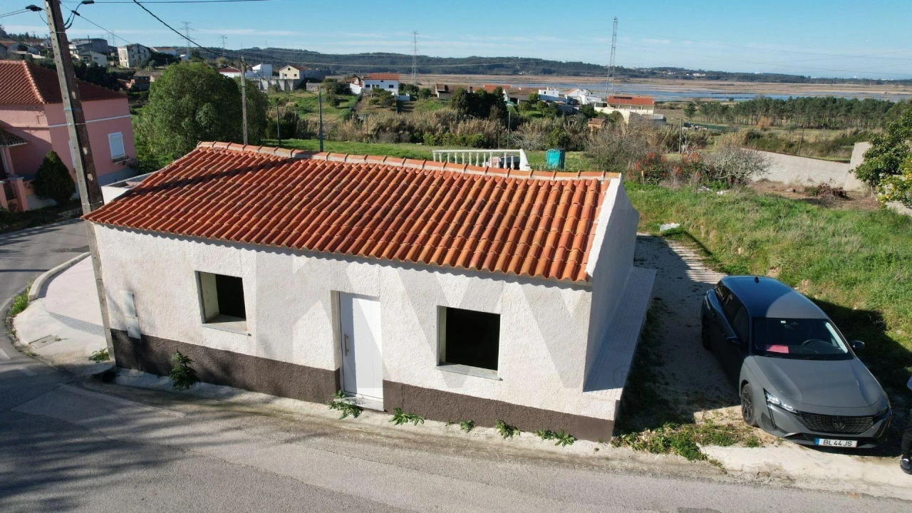 Moradia T2 para Venda em Alqueidão Foto 14