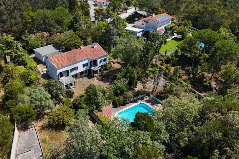 Moradia T4 para Venda em Queluz e Belas Foto 2