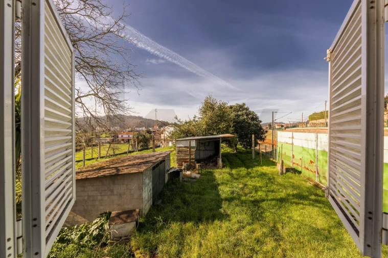 Moradia T3 para Venda em Arentim e Cunha Foto 3