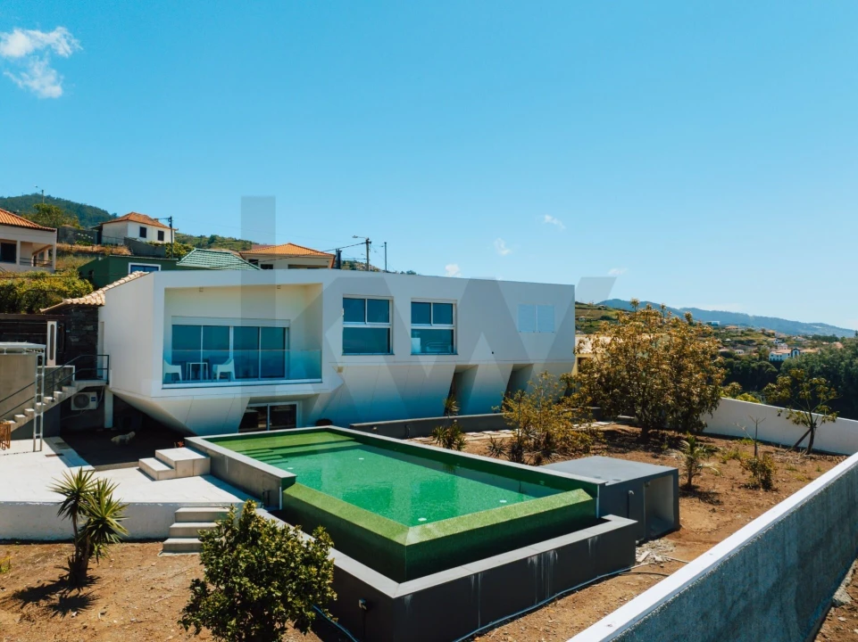 Moradia T3 para Venda em Ponta do Sol Foto 1