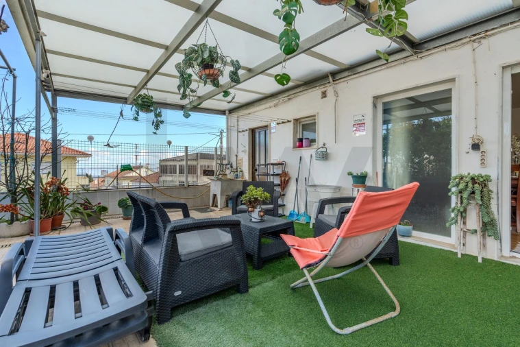 Moradia T7 para Venda em Santa Iria de Azoia, São João da Talha e Bobadela Foto 3