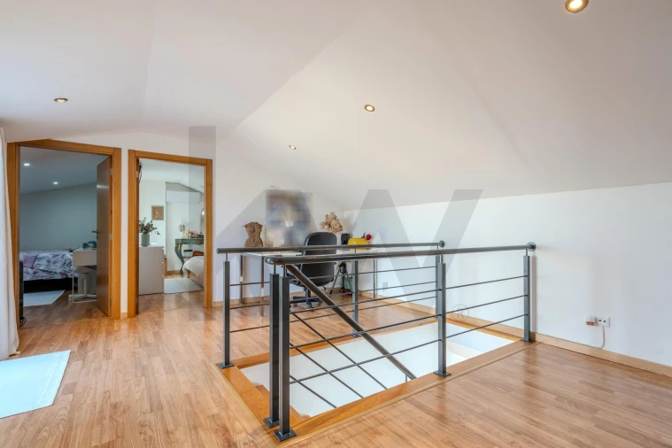 Moradia T7 para Venda em Santa Iria de Azoia, São João da Talha e Bobadela Foto 40