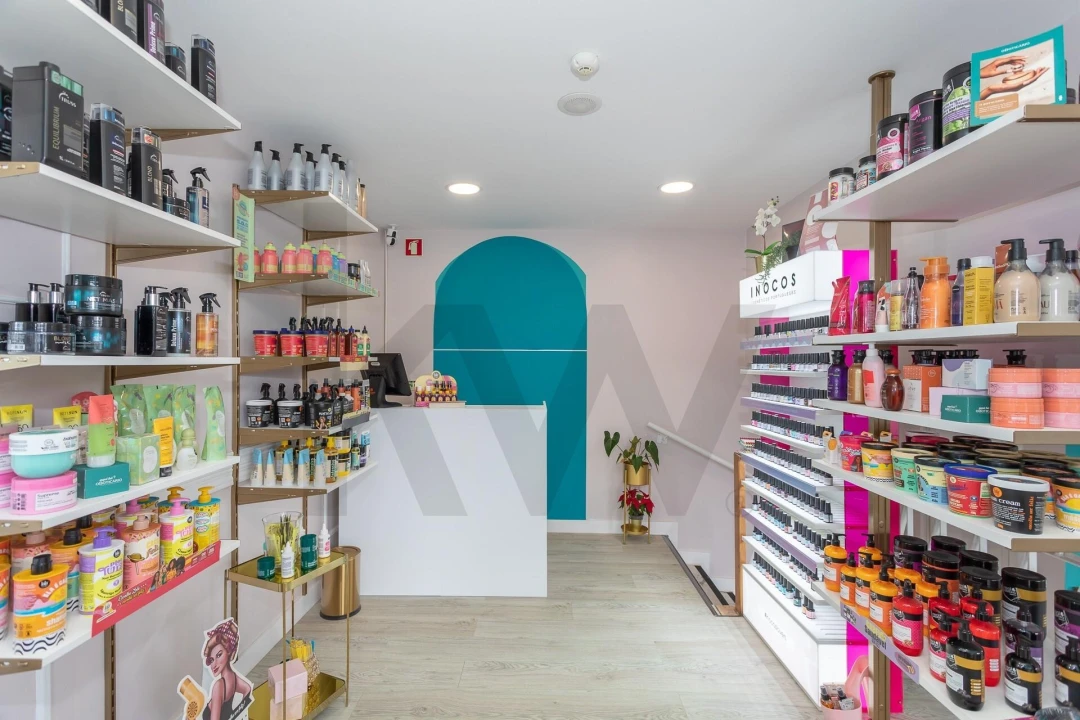 Loja para Venda em Algés, Linda-A-Velha e Cruz Quebrada-Dafundo Foto 1