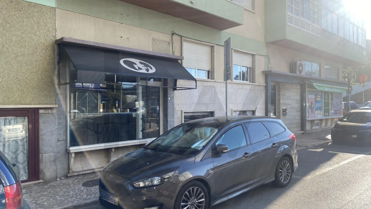 Loja para Venda em Algés, Linda-A-Velha e Cruz Quebrada-Dafundo Foto 9