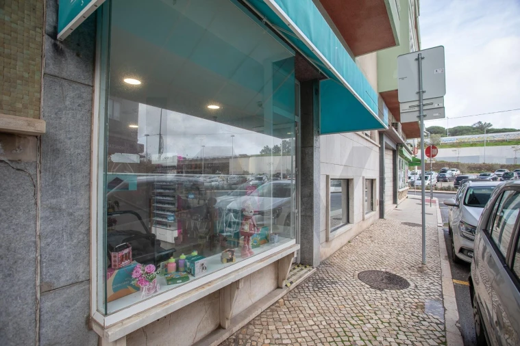 Loja para Venda em Algés, Linda-A-Velha e Cruz Quebrada-Dafundo Foto 21