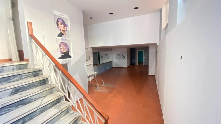 Loja para Venda em Algés, Linda-A-Velha e Cruz Quebrada-Dafundo Foto 2