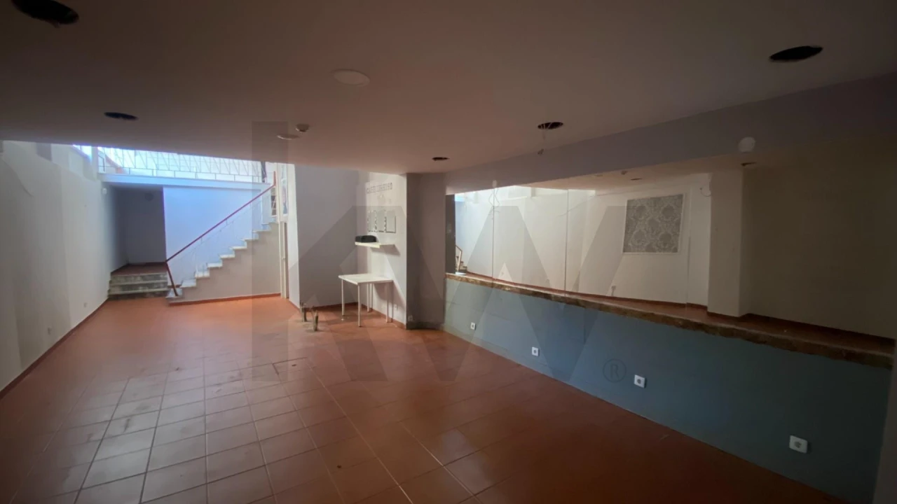 Loja para Venda em Algés, Linda-A-Velha e Cruz Quebrada-Dafundo Foto 5